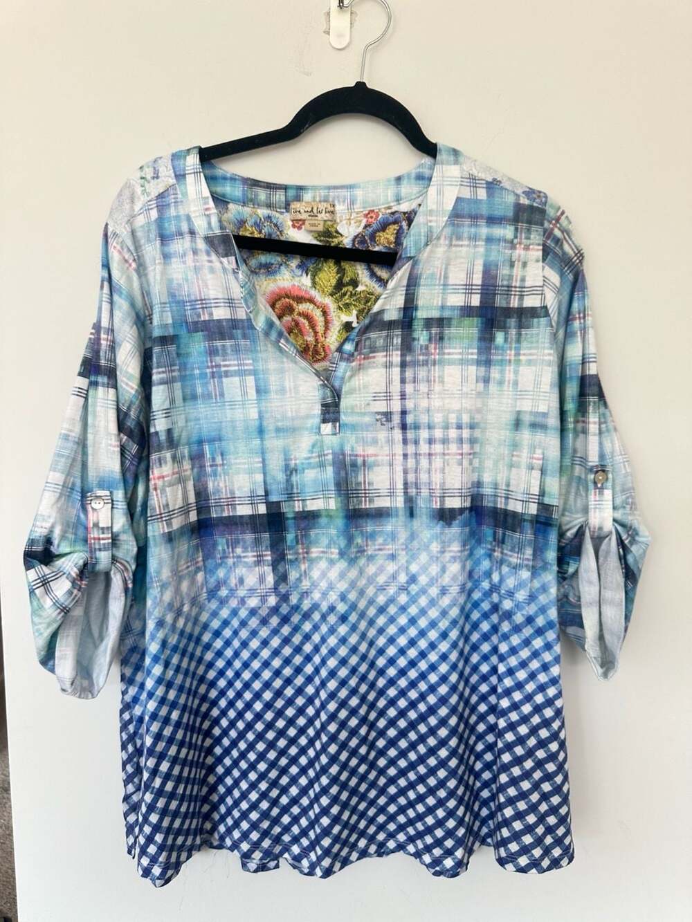 Live and Let Live Woman Plaid & Floral Roll Tab Sleeve Tunic Top Size 1X